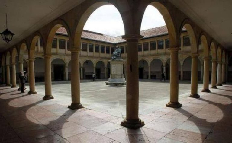 Universidad de Oviedo publica la primera edición de la poesía completa de Feijoo