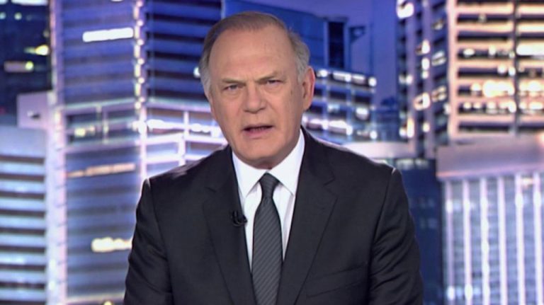 Las veces que Sálvame ha avergonzado a Pedro Piqueras