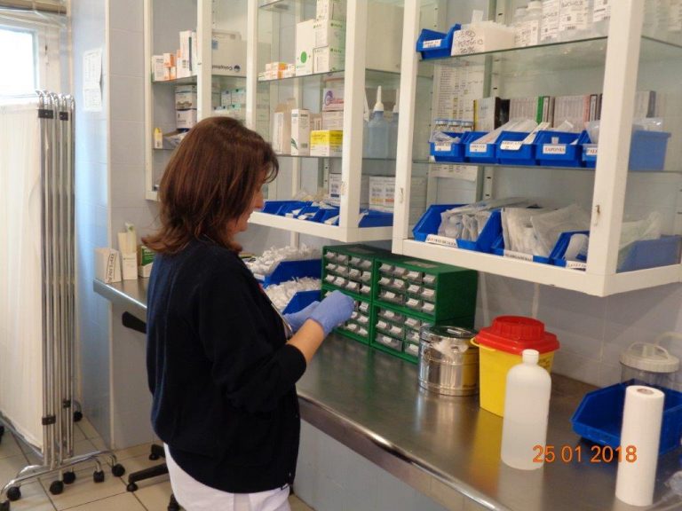 IU emplaza al Gobierno a mejorar la situación sanitaria de trabajadores y presos