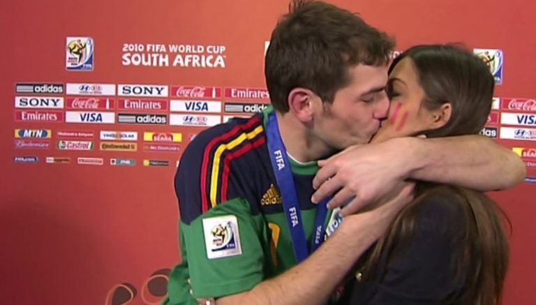 Los semi desnudos de Sara Carbonero que Iker Casillas quiere tapar