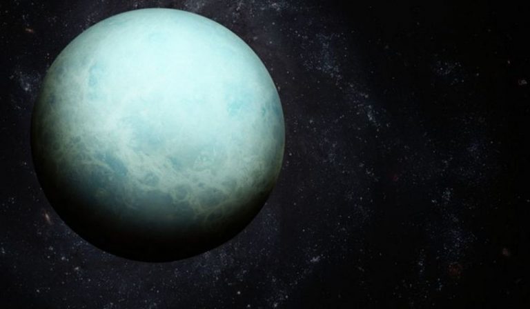 Las cinco lunas más grandes de Urano se asemejan a planetas enanos