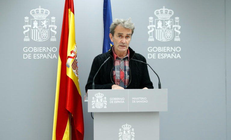 Simón extrapola protocolos ya existentes a colegios mayores pero no descarta crear nuevos