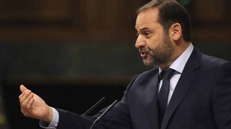 Ábalos rechaza llevar la limitación de los alquileres a los PGE