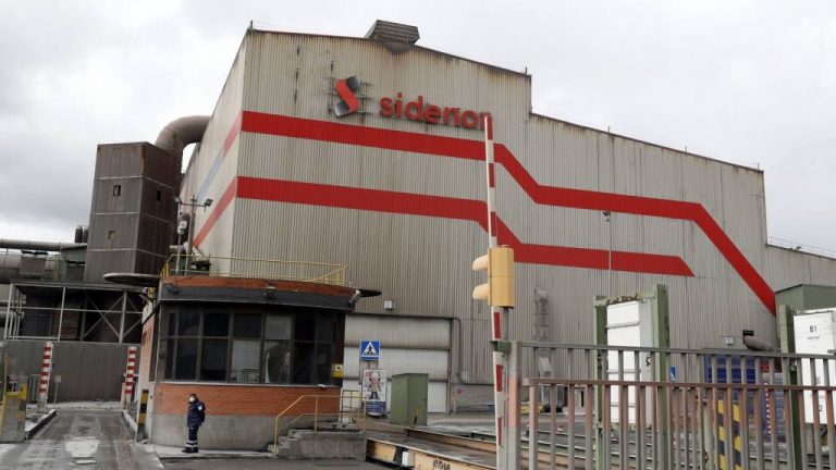 Sidenor se aplicará una reducción salarial equivalente a la prevista para la plantilla en ERTE