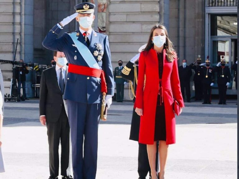 Los Reyes presiden un 12-O marcado por la pandemia y el clima de tensión política