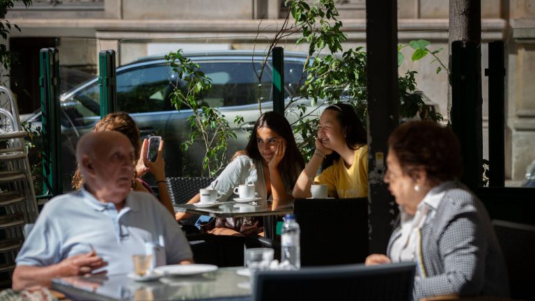 El TSJC rechaza de nuevo reabrir bares, restaurantes y casinos en Cataluña