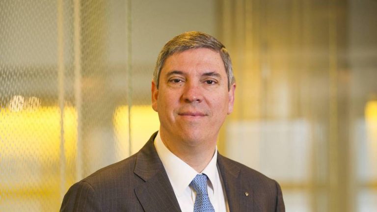 De los Mozos reclama un plan para reforzar la industria