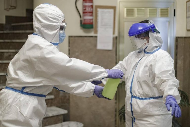 Andalucía suma 1.319 positivos en 24 horas y 14 muertes