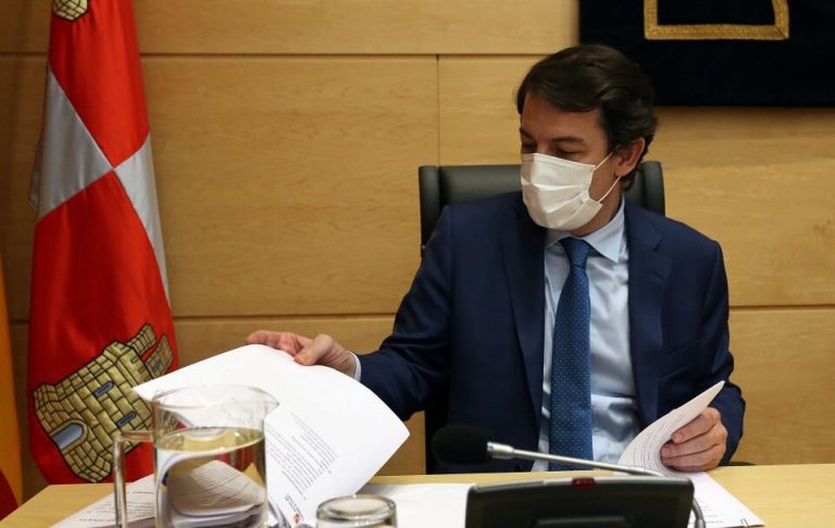 Mañueco asegura que se seguirán aplicando medidas para no llegar a un confinamiento total