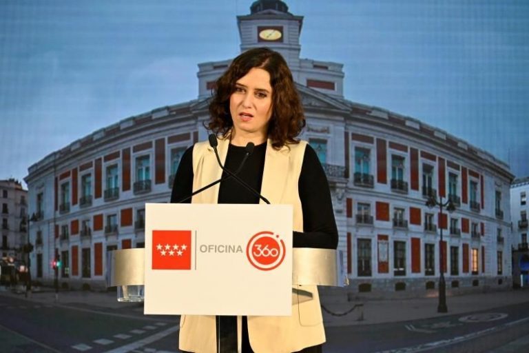 Ayuso no ve el cierre por días como un 