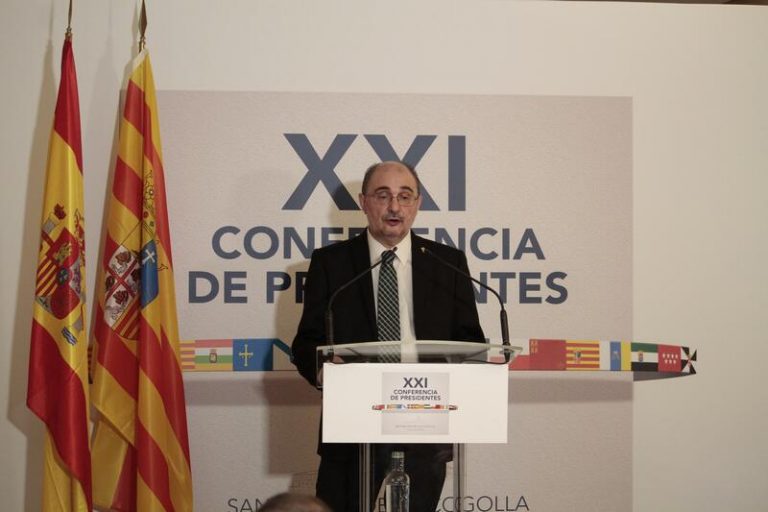 El presidente de Aragón, que permanece ingresado, evoluciona favorablemente