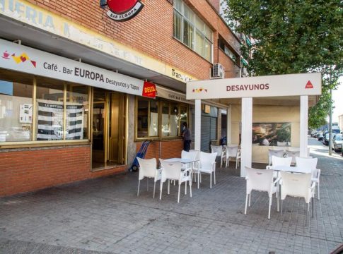 Bajar el IVA en la hostelería al 4% inyectaría hasta 4.320 millones de gasto en 2021 Bajar el IVA en la hostelería al 4% inyectaría hasta 4.320 millones de gasto en 2021