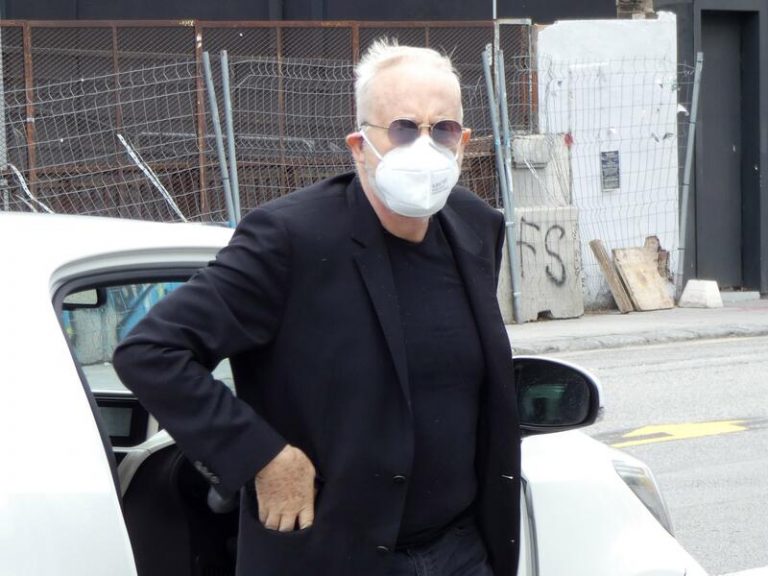 Continúa el 'culebrón Mainat' con Ángela Drobowolski dentro de su casa