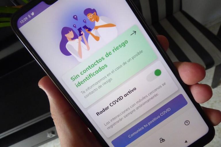 Haz esto ya en tu móvil si no quieres que Instagram y Facebook roben tus datos para la IA