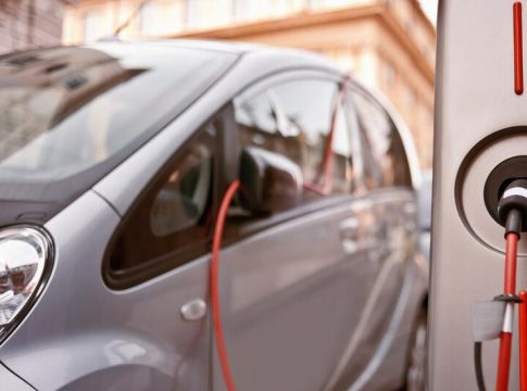 Gobierno anuncia que España contará con 250.000 vehículos eléctricos en 2023 Gobierno anuncia que España contará con 250.000 vehículos eléctricos en 2023