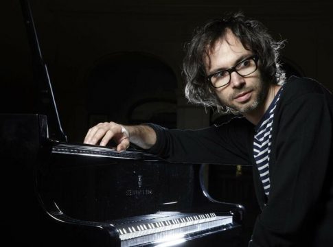 James Rhodes toca gratis para celebrar la James Rhodes toca gratis para celebrar la