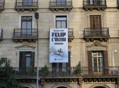 Òmnium cuelga una pancarta frente a la Estación de Francia: 'Juan Carlos I, Felipe el último' Òmnium cuelga una pancarta frente a la Estación de Francia: 'Juan Carlos I, Felipe el último'