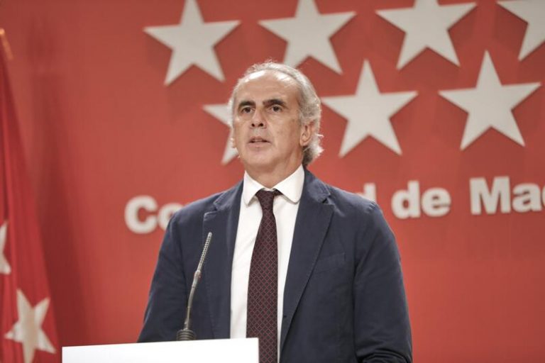 Madrid rechaza las propuestas de Sánchez y busca restringir movilidad en 51 zonas básicas de salud