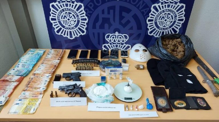 Desarticulada una banda dedicada al tráfico de cocaína de alta pureza en Málaga