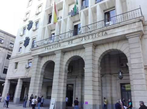 Condenado a 18 años el 'loco del chándal' por incendiar una casa con una mujer dentro Condenado a 18 años el 'loco del chándal' por incendiar una casa con una mujer dentro