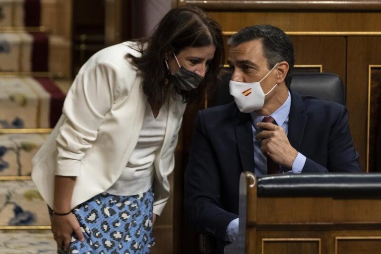 Lastra denuncia en el Congreso que 