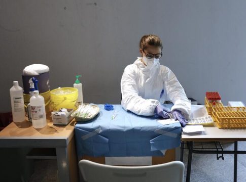 Andalucía registra casi 3.000 casos de Covid, nuevo máximo en la segunda ola, y 29 muertes Andalucía registra casi 3.000 casos de Covid, nuevo máximo en la segunda ola, y 29 muertes