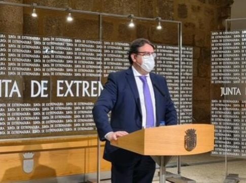 Extremadura también limita las reuniones a un máximo de 6 personas durante 14 días Extremadura también limita las reuniones a un máximo de 6 personas durante 14 días