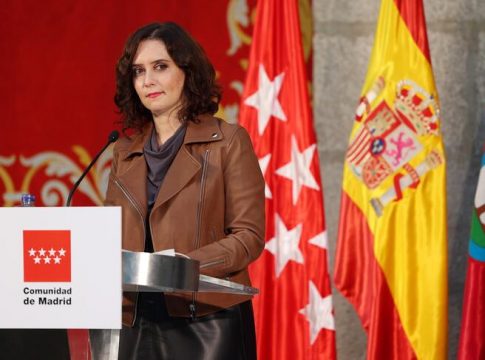 Ayuso cree que también hay que cuidar la economía: Ayuso cree que también hay que cuidar la economía: