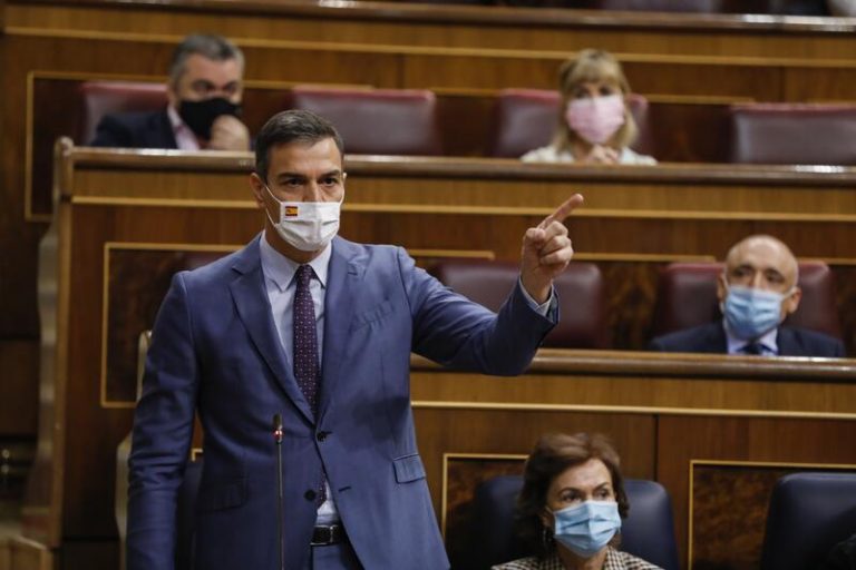 Sánchez celebra el triunfo frente a la barbarie de ETA 9 años después del cese del terrorismo