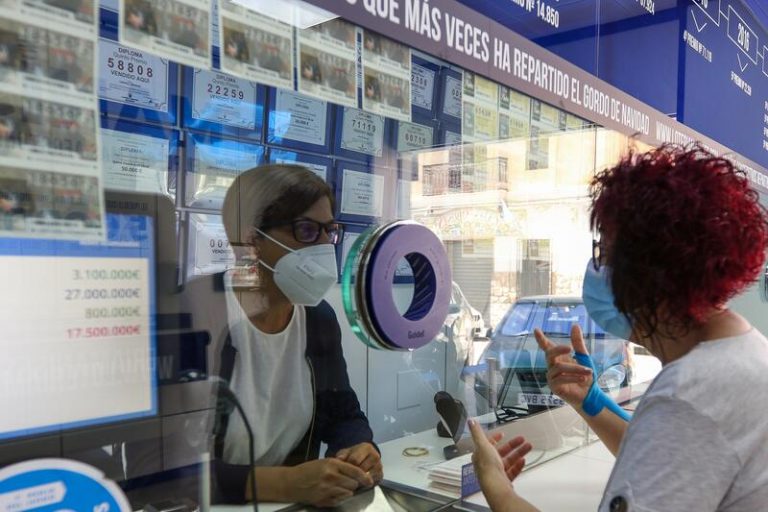 Vendedores alertan de que peligran 1.200 millones en cupones del sorteo de Navidad