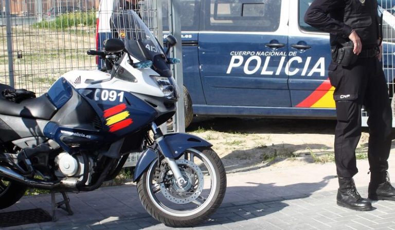 Sale de la UCI el policía de Algeciras embestido por unos narcos