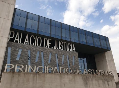 Fiscalía pide prisión permanente para la acusada de asesinar de 53 puñaladas a su bebé Fiscalía pide prisión permanente para la acusada de asesinar de 53 puñaladas a su bebé