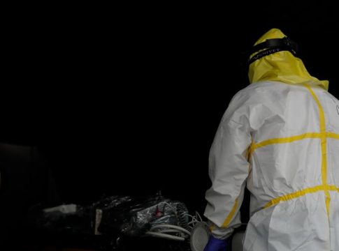 Andalucía supera los 100.000 casos tras un récord diario de 3.442 contagiados Andalucía supera los 100.000 casos tras un récord diario de 3.442 contagiados