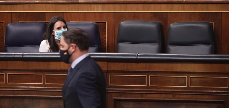 Abascal cuestiona presencia de diputadas de Podemos, 