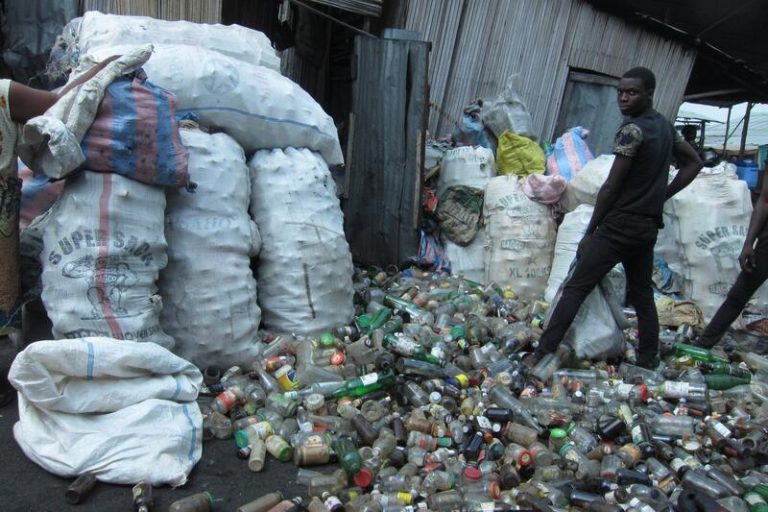 Los países ricos le deben unos 5 billones de euros a los más pobres, según Oxfam