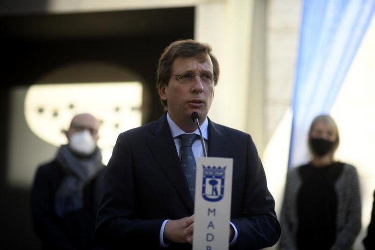 Almeida quiere un toque de queda nocturno sin importar cómo denominarlo