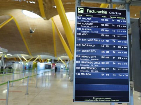 Los pasajeros procedentes de aeropuertos internacionales caen un 90,2% en septiembre Los pasajeros procedentes de aeropuertos internacionales caen un 90,2% en septiembre