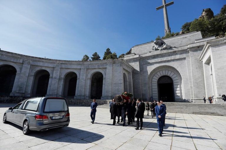 Se cumple un año de la exhumación de Franco con la remodelación del Valle aún pendient