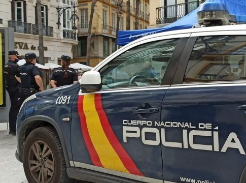 Detenidos dos representantes de una entidad religiosa por estafar 30.000 euros a fieles Detenidos dos representantes de una entidad religiosa por estafar 30.000 euros a fieles