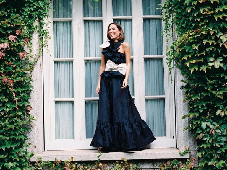 Tamara Falcó recrea los looks de su madre, Isabel Preysler, y se abre con VOGUE