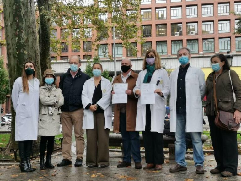 Médicos de toda España comienzan este martes una huelga indefinida