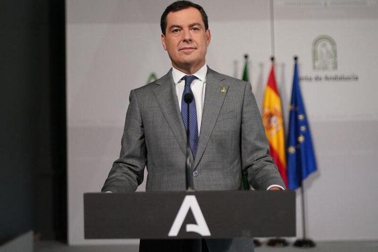 Moreno sugiere el cierre de Andalucía antes del puente y modificar el horario del toque de queda