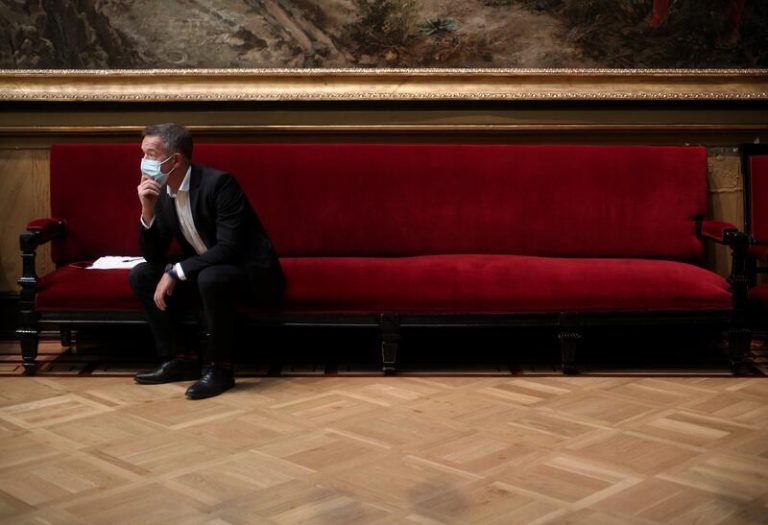 El PSOE insta a Casado a 