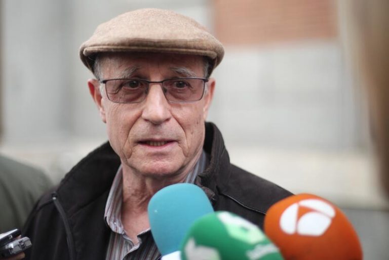 Fiscalía pide 6 meses de cárcel para el hombre que ayudó morir a su mujer con esclerosis