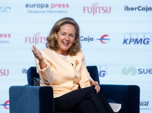 Calviño asegura que la subasta para el 5G buscará maximizar el despliegue de esta tecnología Calviño asegura que la subasta para el 5G buscará maximizar el despliegue de esta tecnología