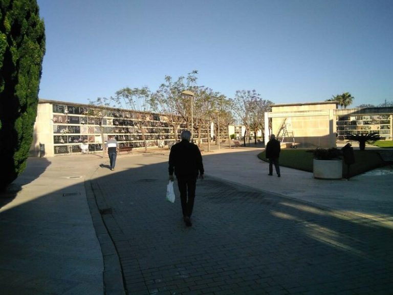 Los cementerios de València estarán abiertos 