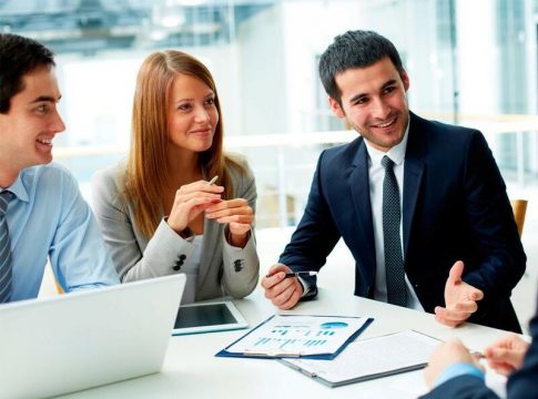 Menores de 25 años, los que más empleos pierden por la pandemia, 244.000 hasta junio Menores de 25 años, los que más empleos pierden por la pandemia, 244.000 hasta junio