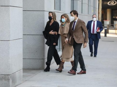 La mujer de Bárcenas recoge en la AN su orden para entrar en prisión por el 'Gürtel' La mujer de Bárcenas recoge en la AN su orden para entrar en prisión por el 'Gürtel'