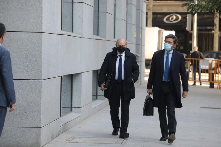 Fiscalía pide el móvil de Fernández Díaz, que niega relación de Rajoy y Cospedal con 'Kitchen'