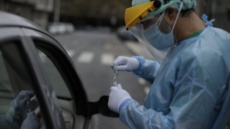 Suben en más de una treintena los hospitalizados en Galicia